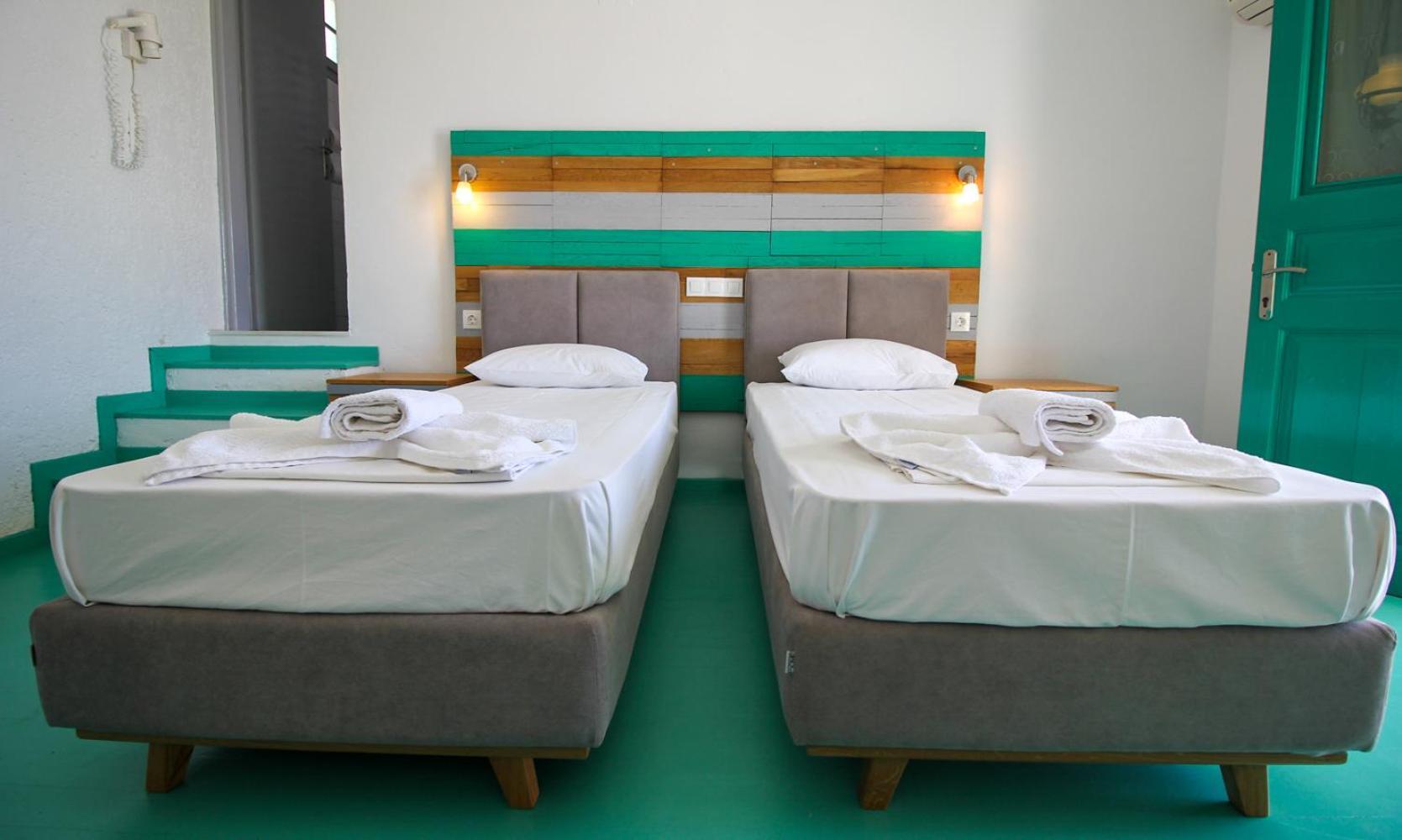 Camares Hotell Alopronia Eksteriør bilde