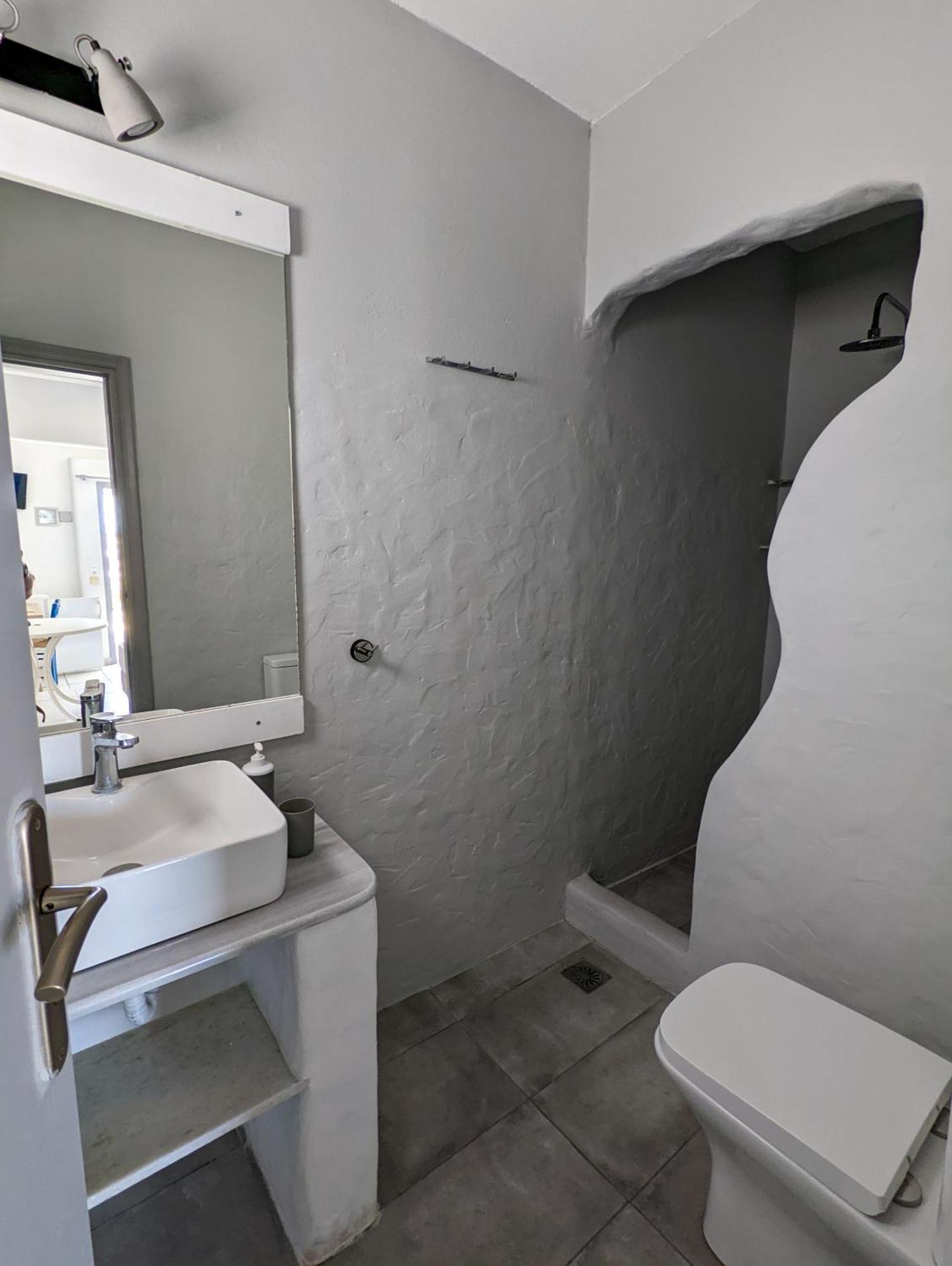 Camares Hotell Alopronia Eksteriør bilde